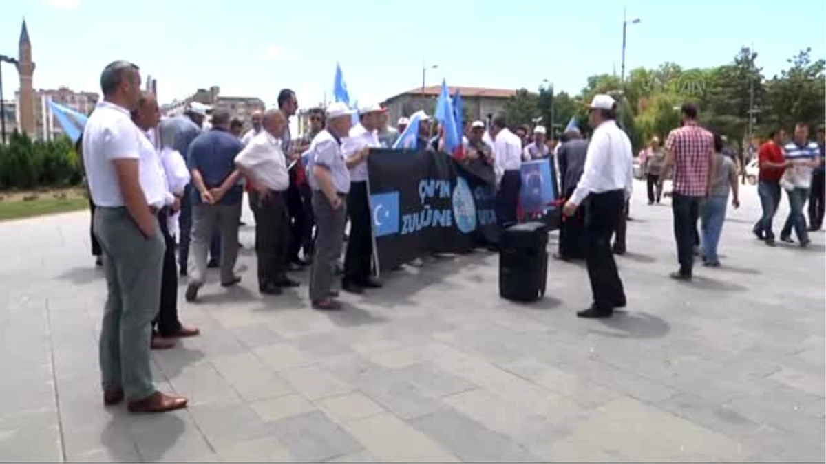 Sincan Uygur Özerk Bölgesi\'ndeki Uygulamalara Tepkiler - Sivas/