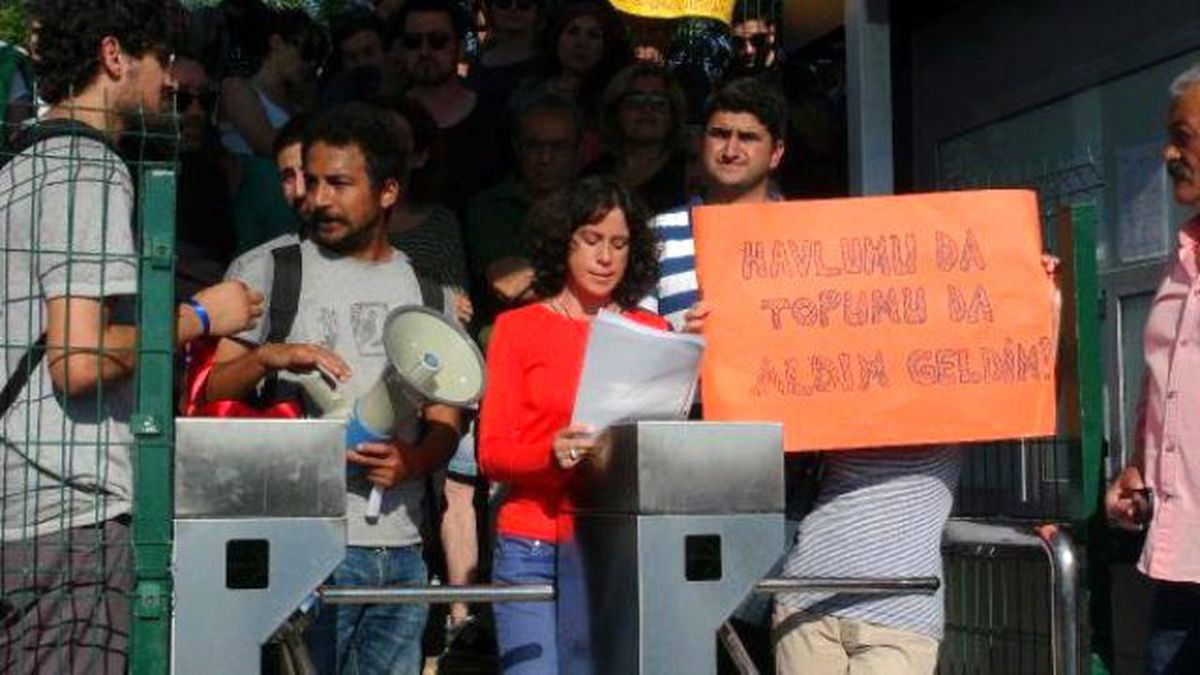 Caddebostan Plajı\'nda "Turnike" Eylemi