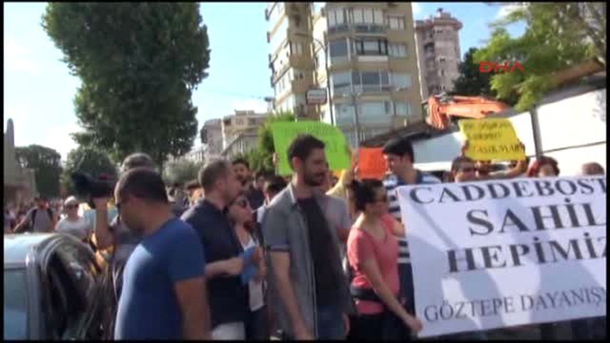 Caddebostan Plajı\'nda "Turnike" Eylemi