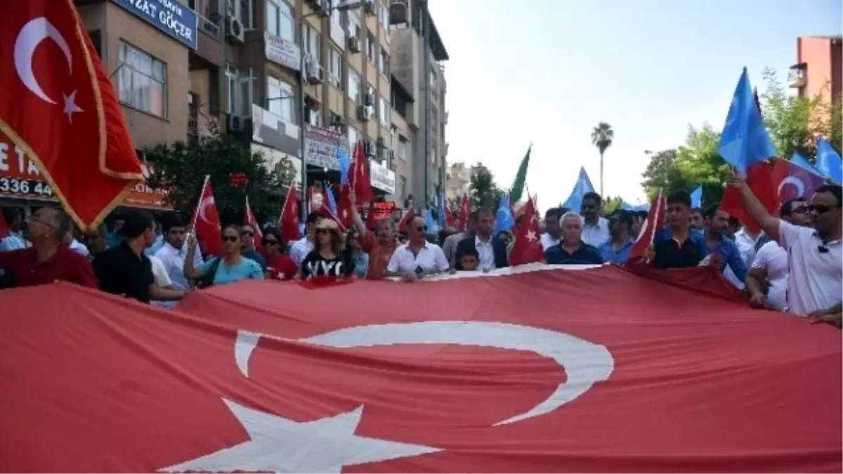 Çin Zulmü Mersin\'de Protesto Edildi