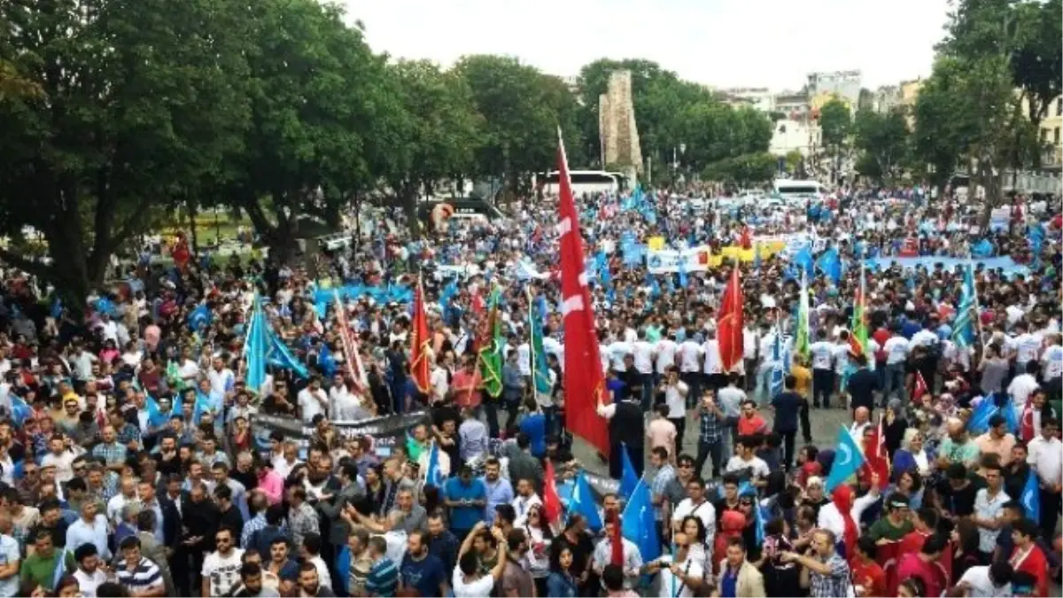 Çinli Sanıp Koreli Turiste Saldırdılar