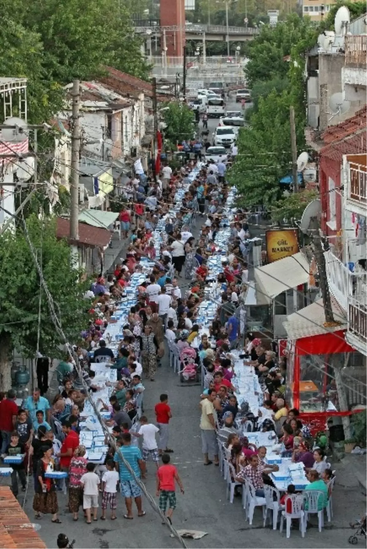 Ege Mahallesi Sakinleri İftarda Buluştu