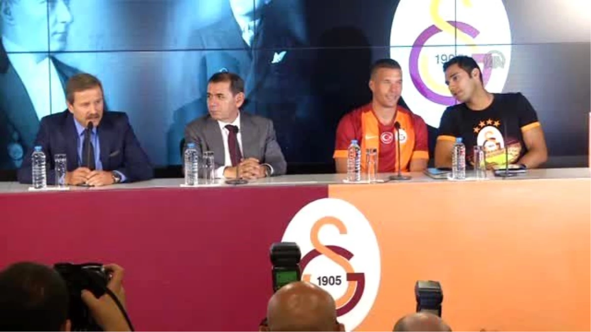 Galatasaray Başkanı Özbek, Cüneyt Tanman ve Podolski Soruları Yanıtladı