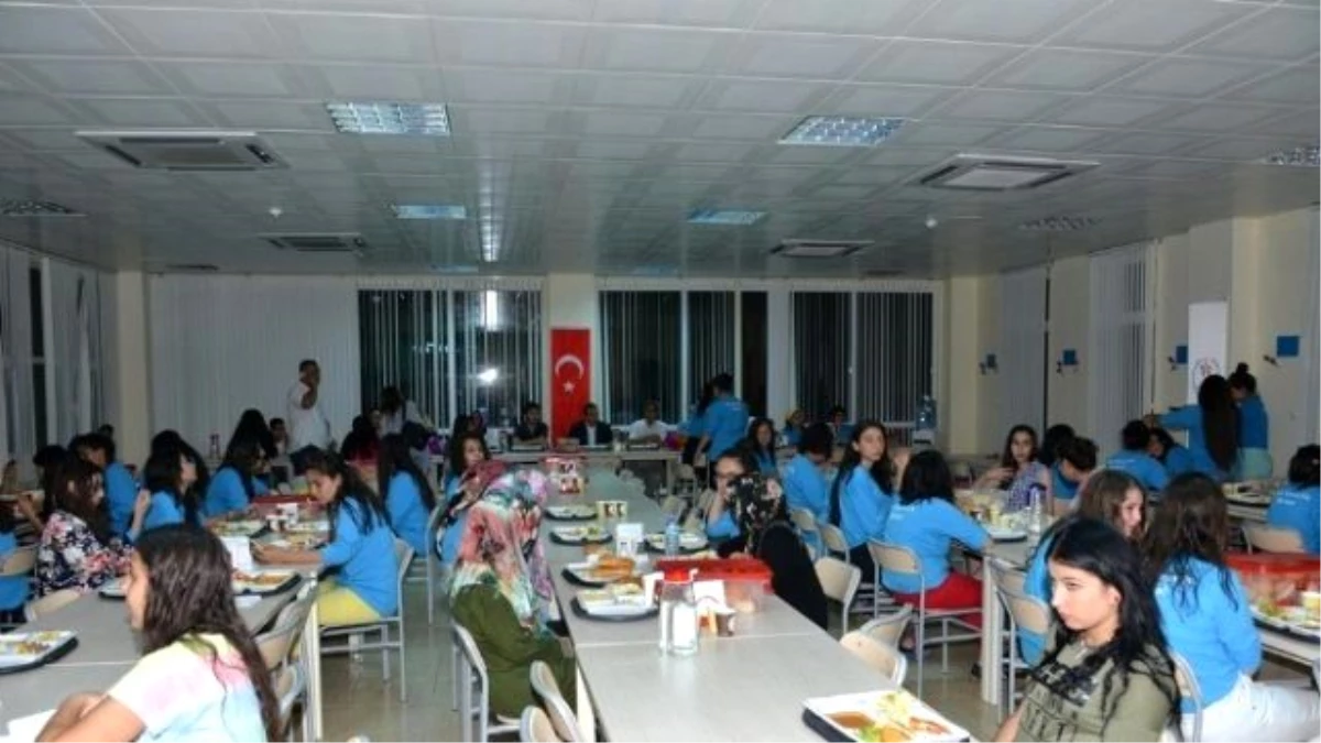 Gençlik Kampı Öğrencileri ile İftar Yemeği
