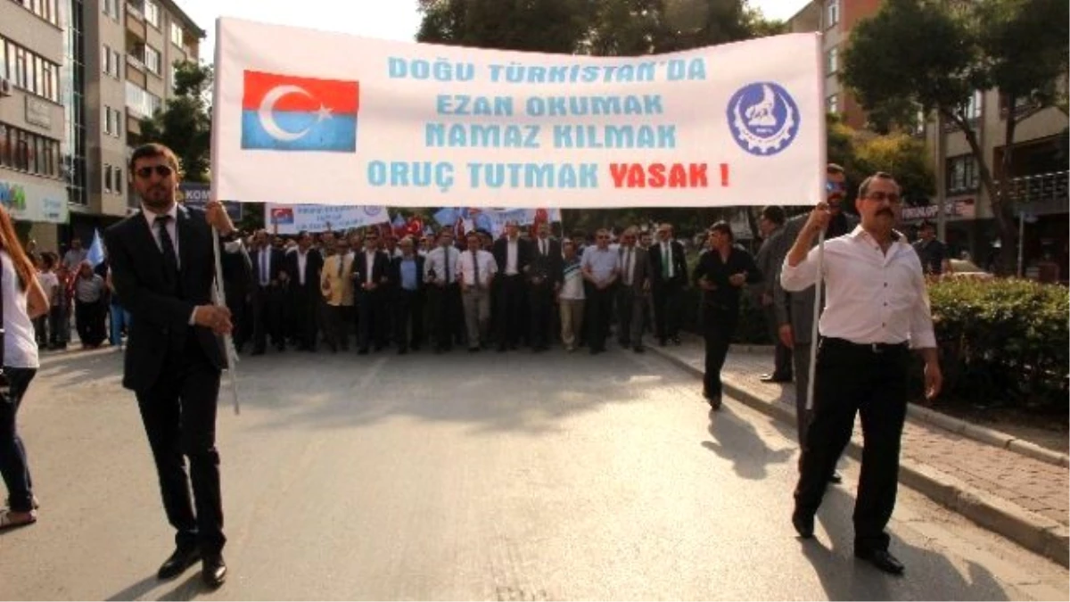 Konya Ülkü Ocakları Doğu Türkistan İçin Yürüdü