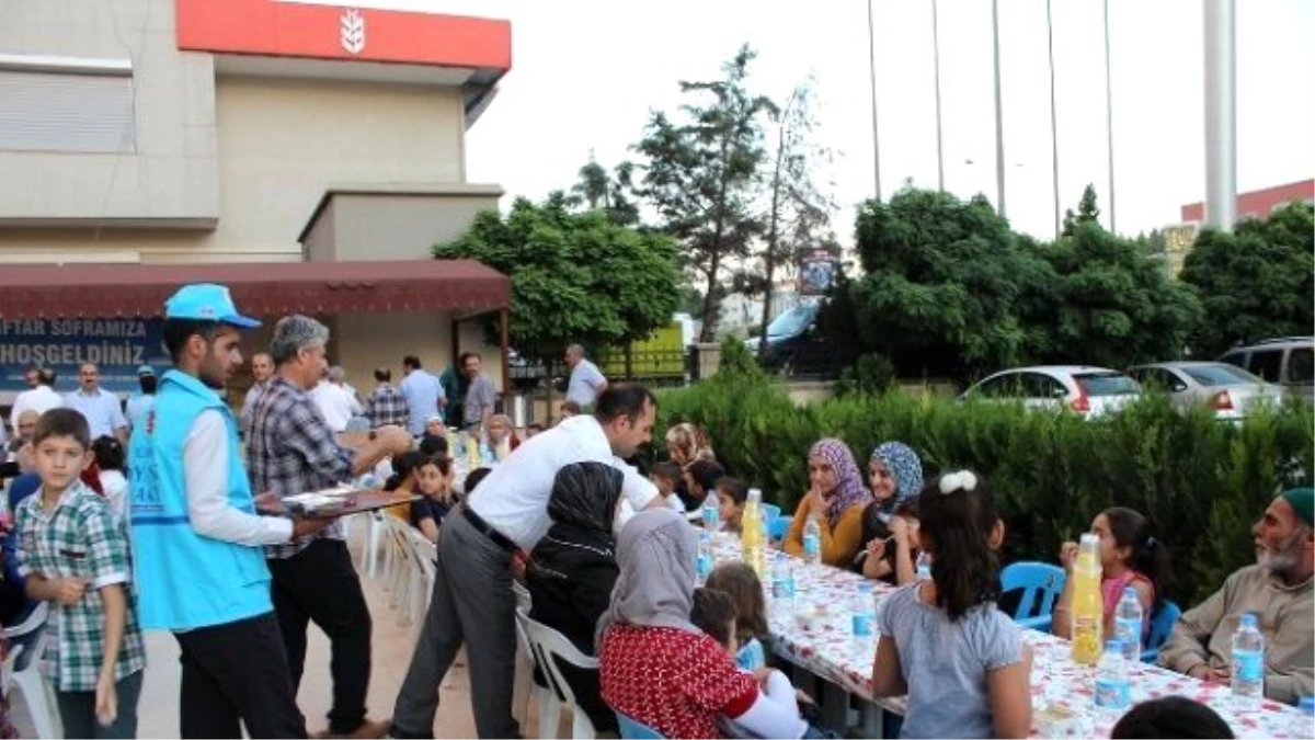 Mardin\'de Mülteciler İftarda Buluştu