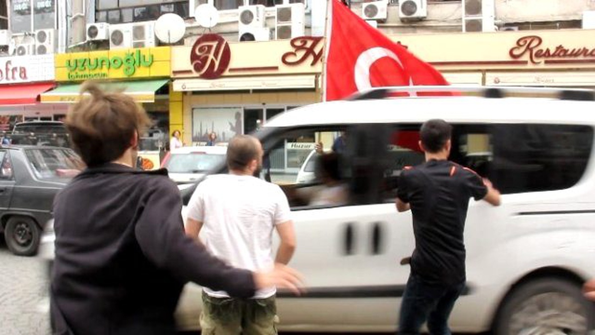 Rize\'de Gergin Doğu Türkistan Yürüyüşü
