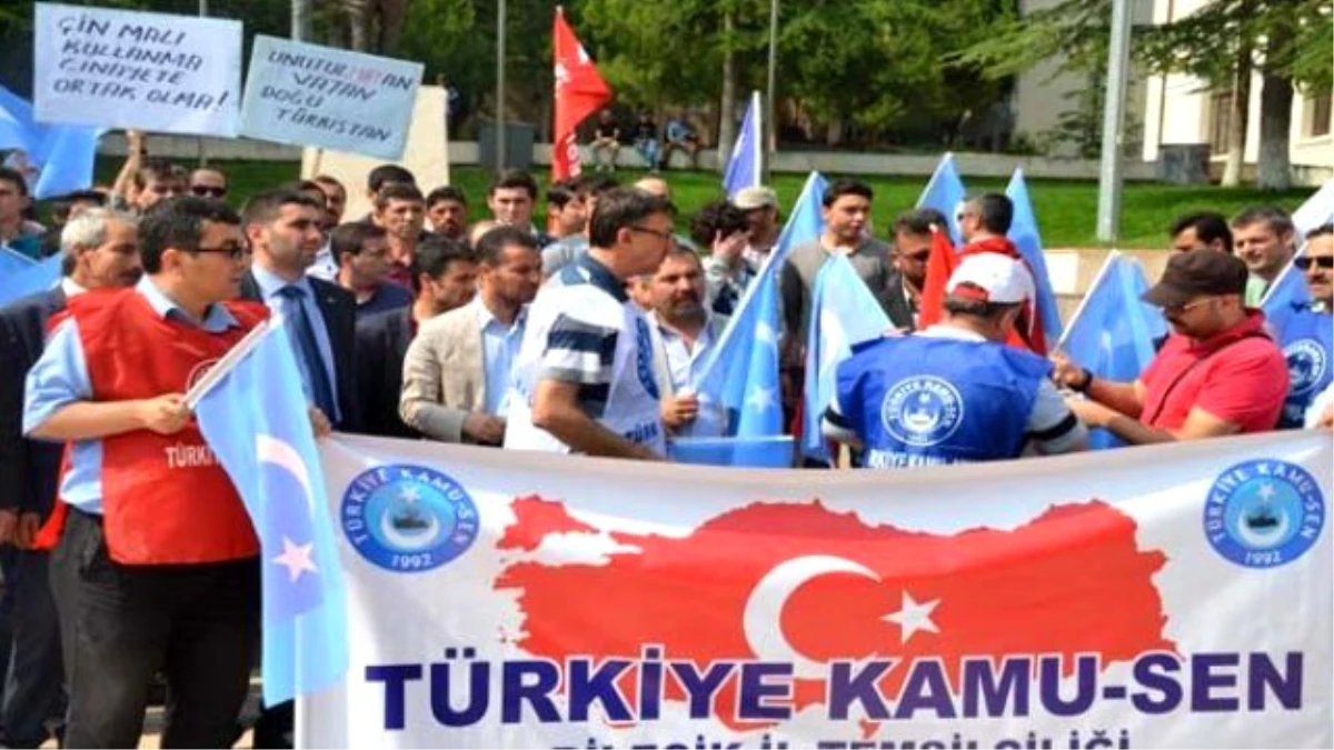 Türkiye Kamu-sen Bilecik İl Temsilciliğinden Doğu Türkistan Zulmüne Protesto