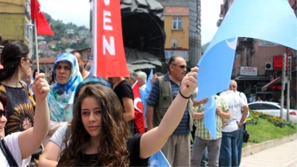 Zonguldak\'ta Türkiye Kamu-Sen Çin Zulmünü Protesto Etti