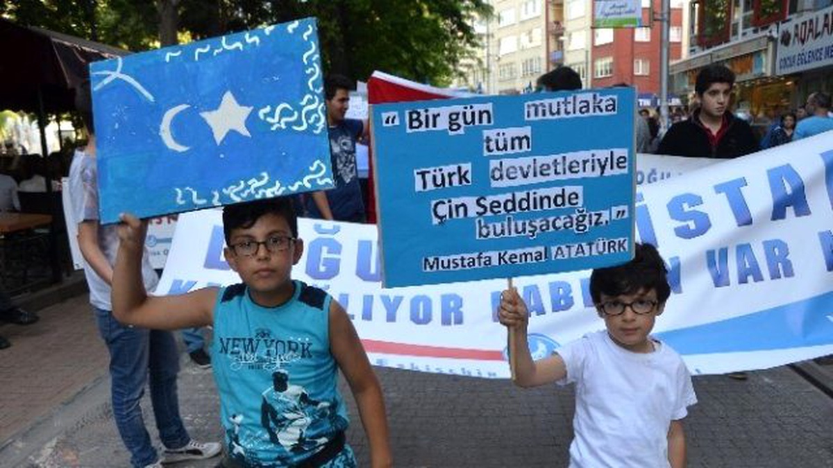 Ülkü Ocakları Doğu Türkistan İçin Yürüdü