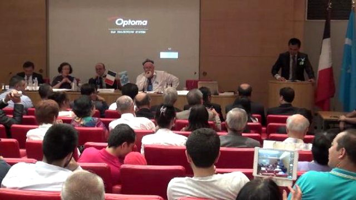 Uygur Türkleri, Fransa Senatosu\'nda Konuştu: \'Çin Terörizm ve Dikta Rejimi Uyguluyor\'