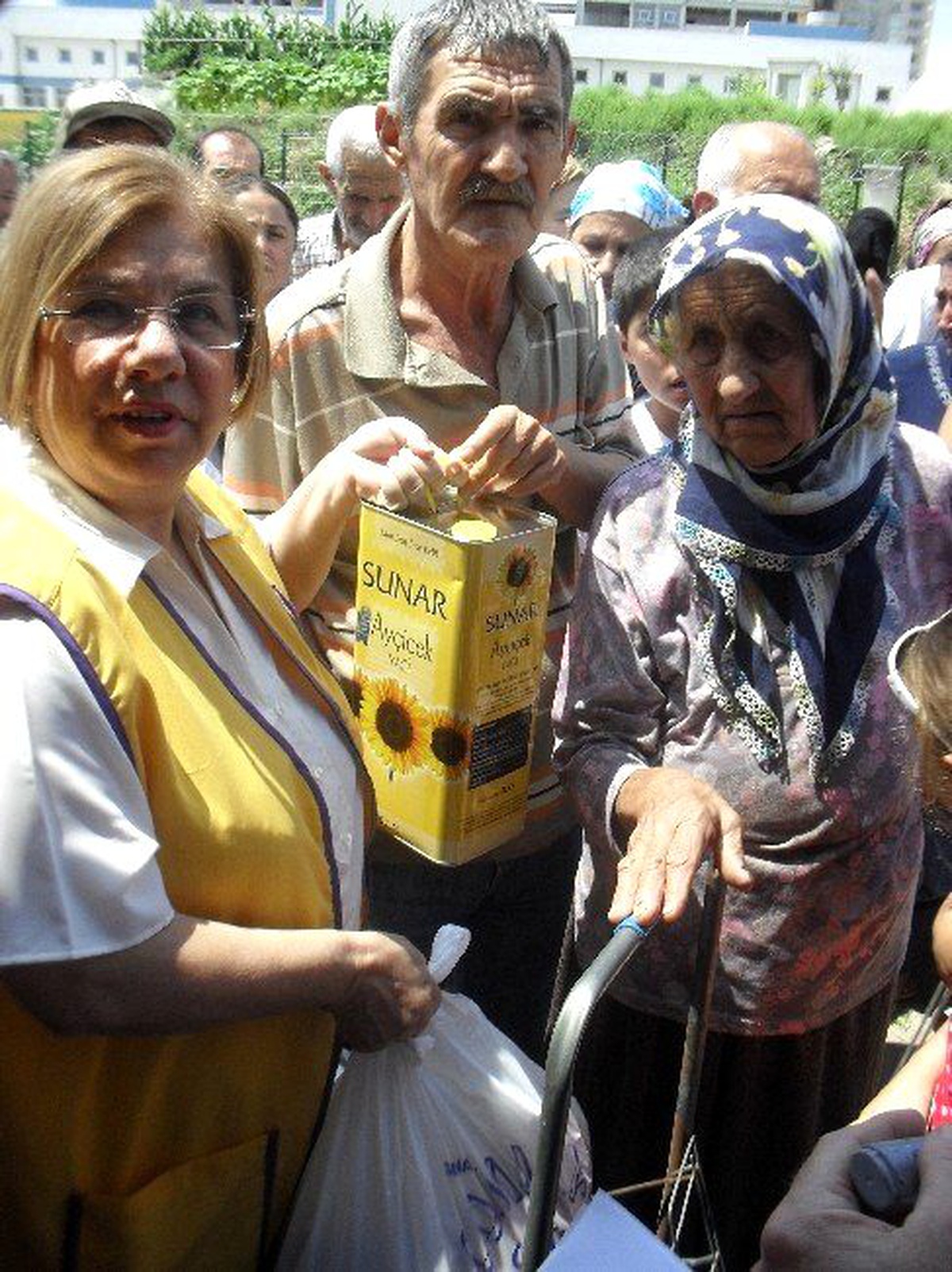 5 Ocak Lions Kulübü\'nden 150 Aileye Gıda Yardımı