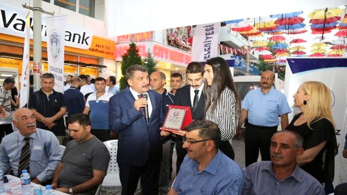 Akil Gençler ve Battalgazi Belediyesi Şehit Yakınları ve Gazilere İftar Verdi