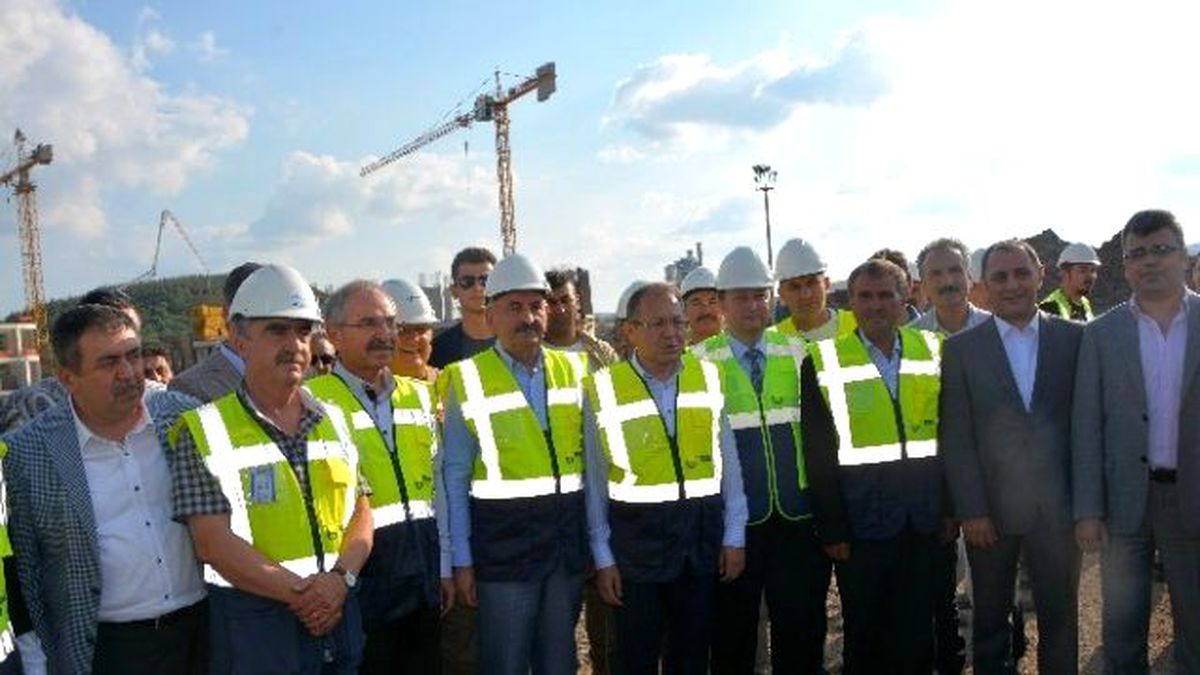 Bakan Müezzinoğlu Balıkesir Şehir Hastanesi İnşaatını İnceledi