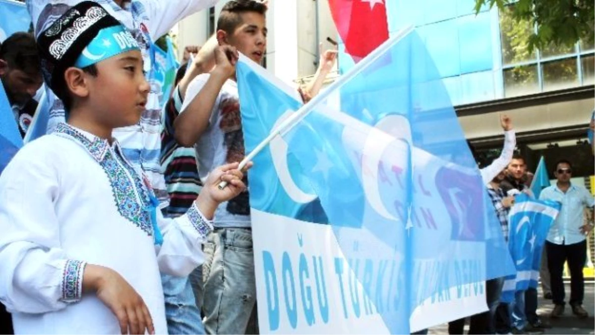 Başkent\'te Doğu Türkistan\'daki Zulüm Protesto Edildi