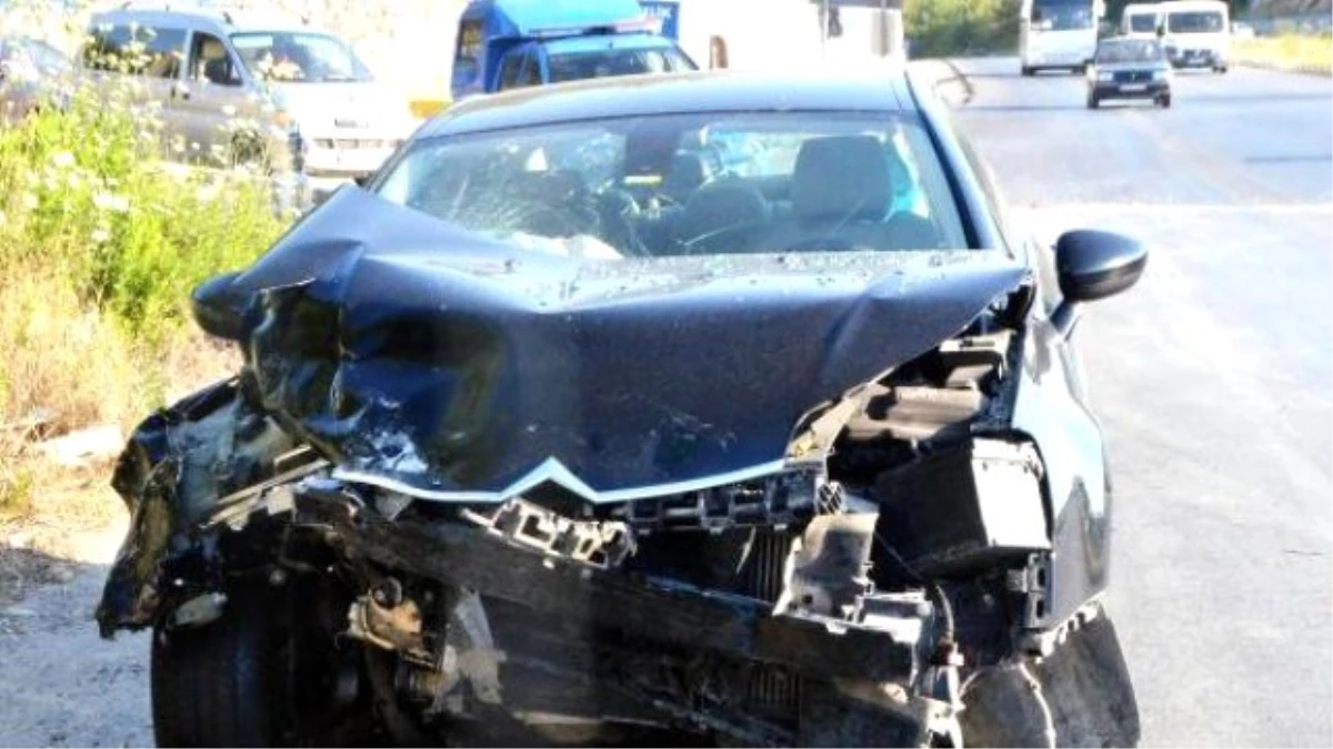 Bodrum\'da İki Otomobil Çarpıştı: 6 Yaralı