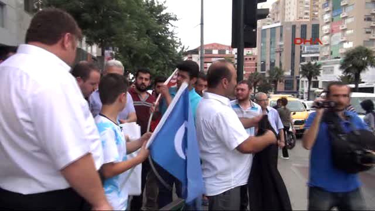 Bursa?da Alperenler\'den Doğu Türkistan Protestosu