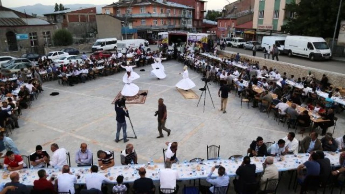 Büyükşehir, Pasinler\'de Sokak İftarı Düzenledi