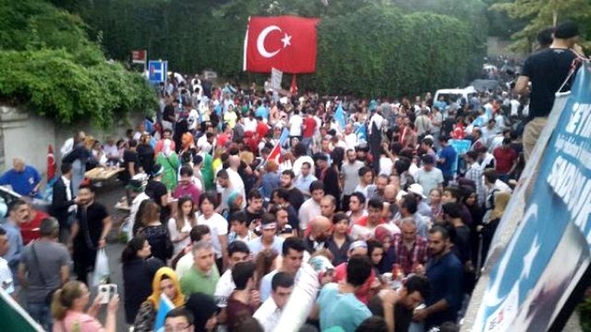 Çin Başkonsolosluğu Önünde Doğu Türkistan Eylemi
