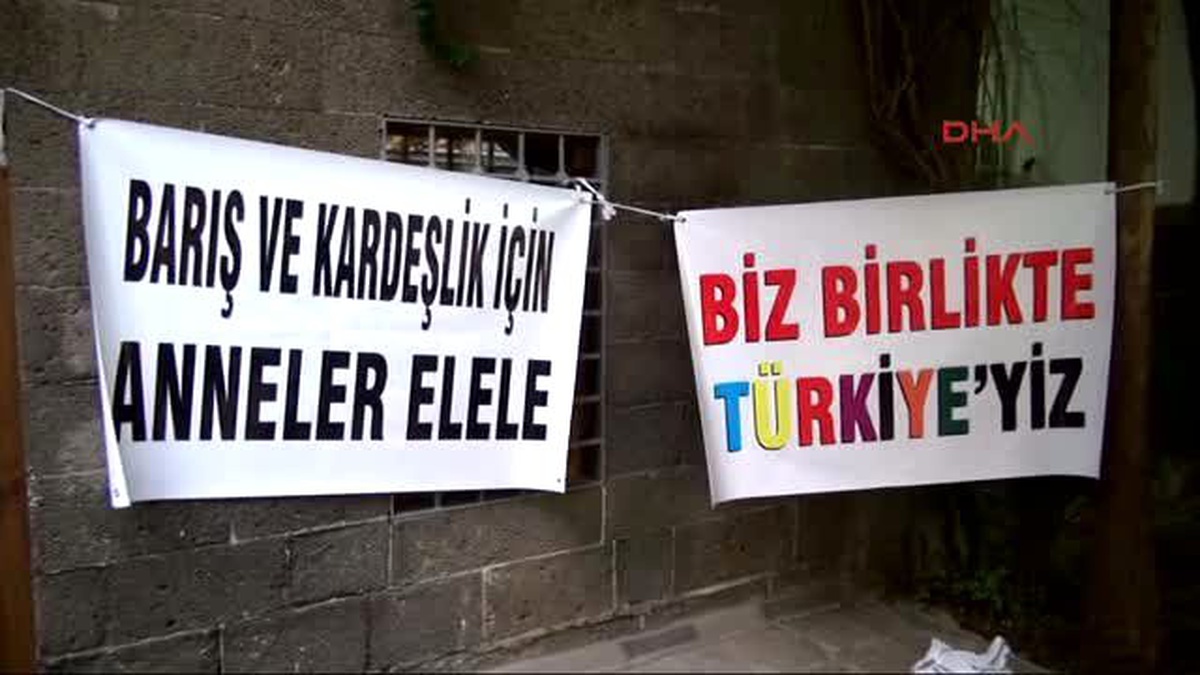 Diyarbakır Gazi ve Şehit Anneleri Cocukları Dağda Olan Annelerle İftarda Buluştu -yeniden