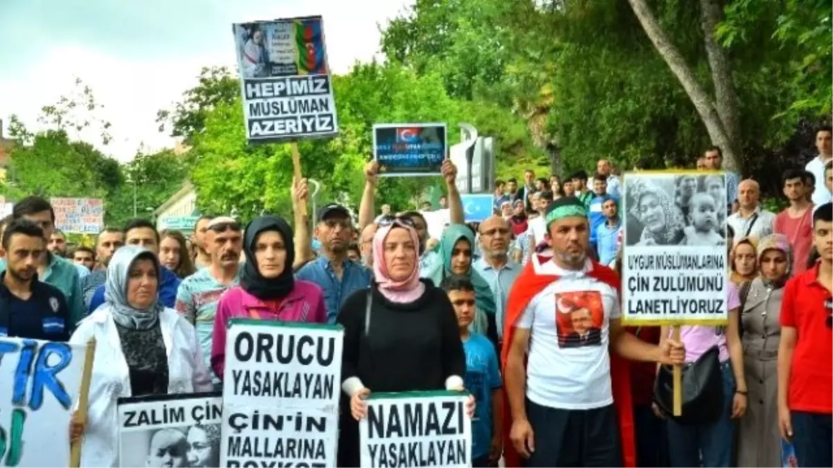 Doğu Türkistanlı Müslümanları Yalnız Bırakmadılar