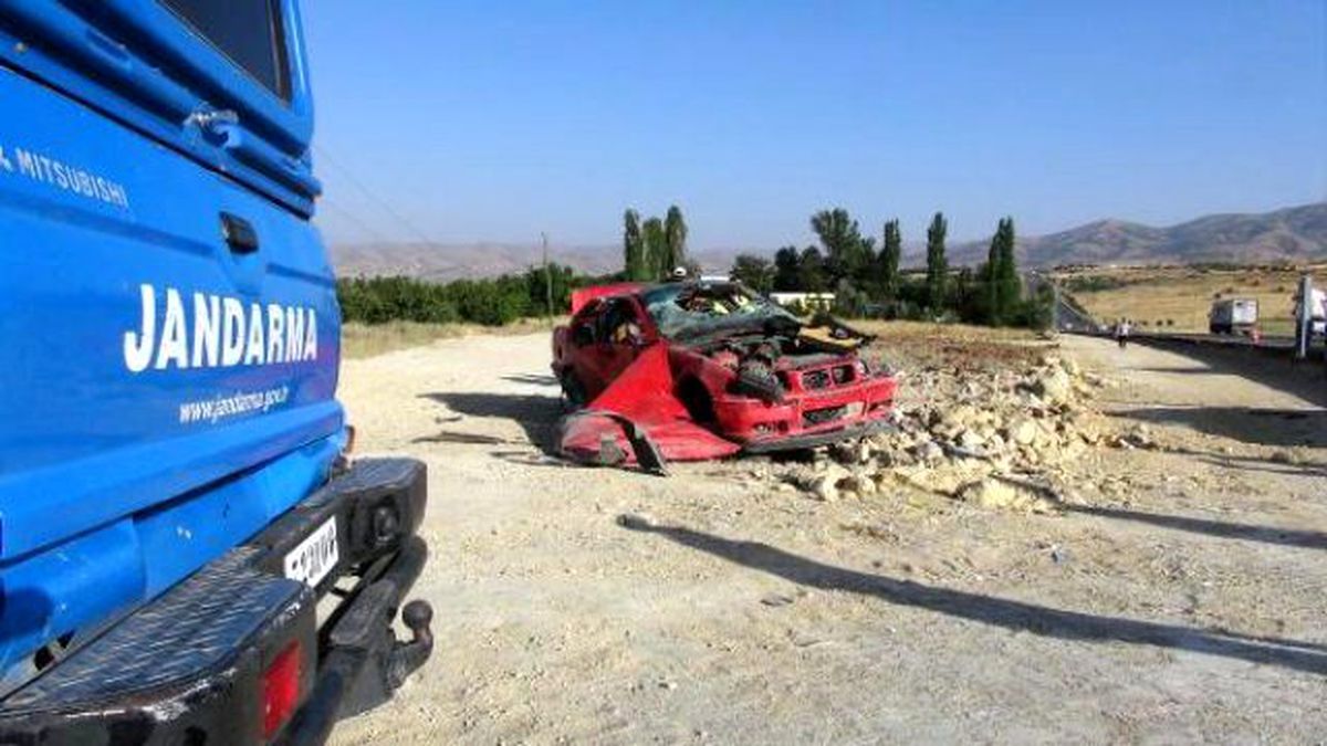Elazığ\'da Kaza : 3 Ağır Yaralı