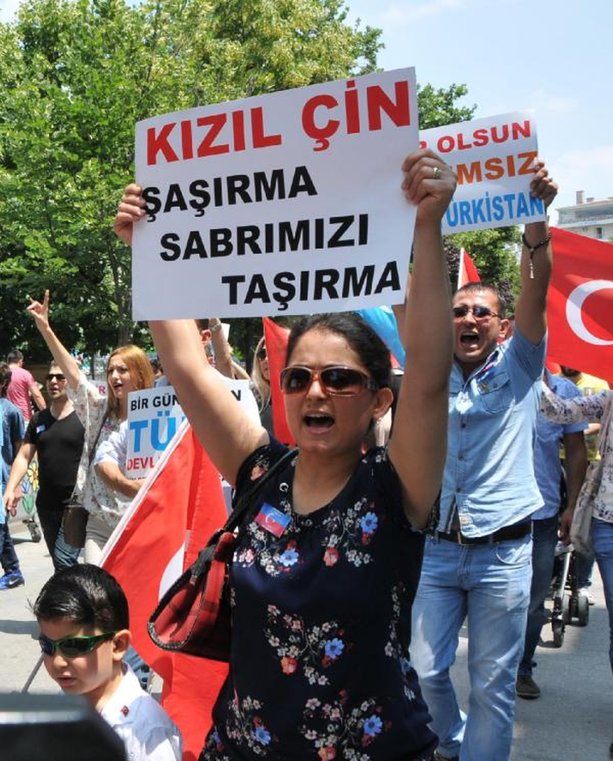 Eskişehir\'de Urumçi Katliamı Protesto Edildi