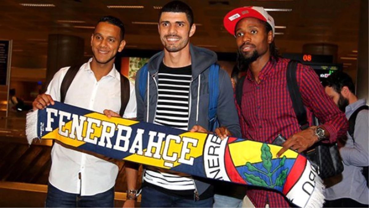 Fenerbahçe\'de Josef de Souza İmza Töreninden Çıkarıldı