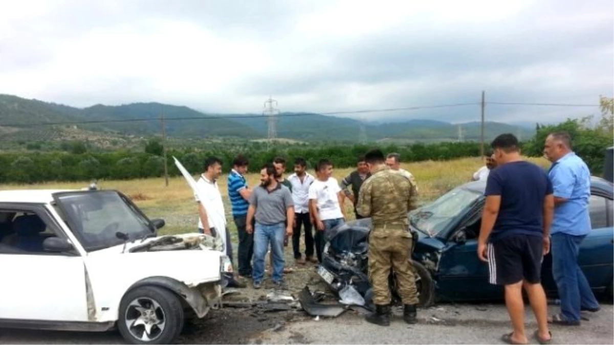 Hatay\'da Trafik Kazası: 5 Yaralı