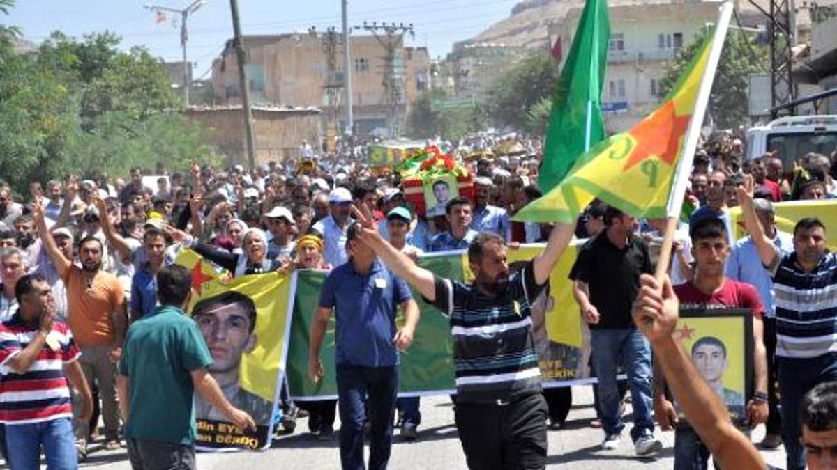 YPG\'li Şemdin Eye, Derik\'te Toprağa Verildi