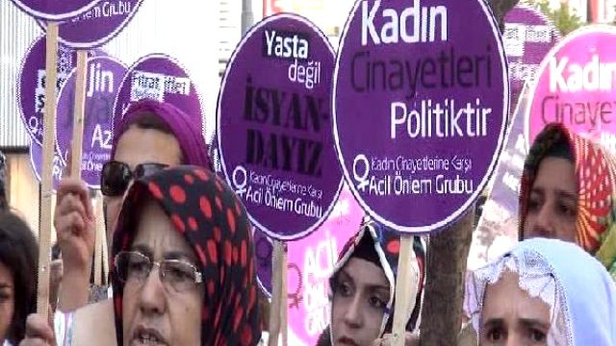 Kadınlar \'Kadın Cinayetlerine Dur\' Demek İçin Yürüdüler