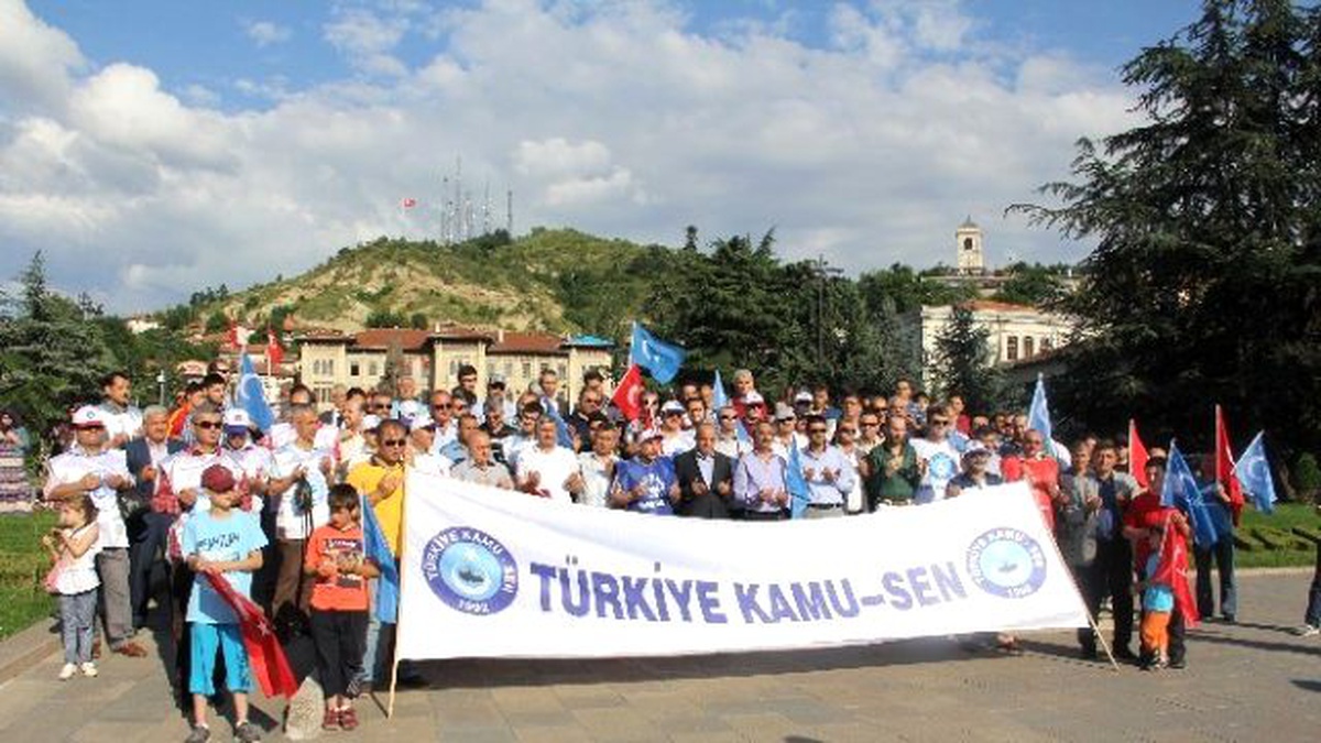 Kamu-sen Üyeleri, Doğu Türkistan\'daki Çin Zulmünü Protesto Etti
