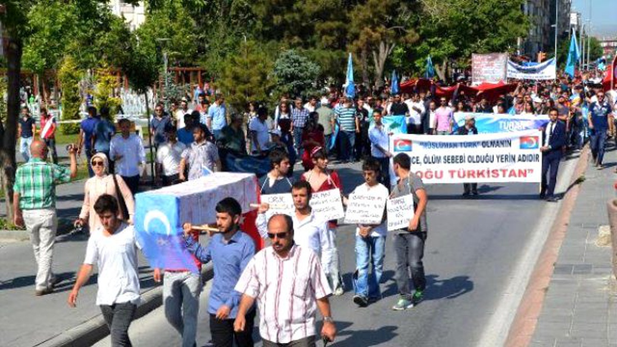 Kayseri\'de Doğu Türkistan\'a Destek Yürüyüşü