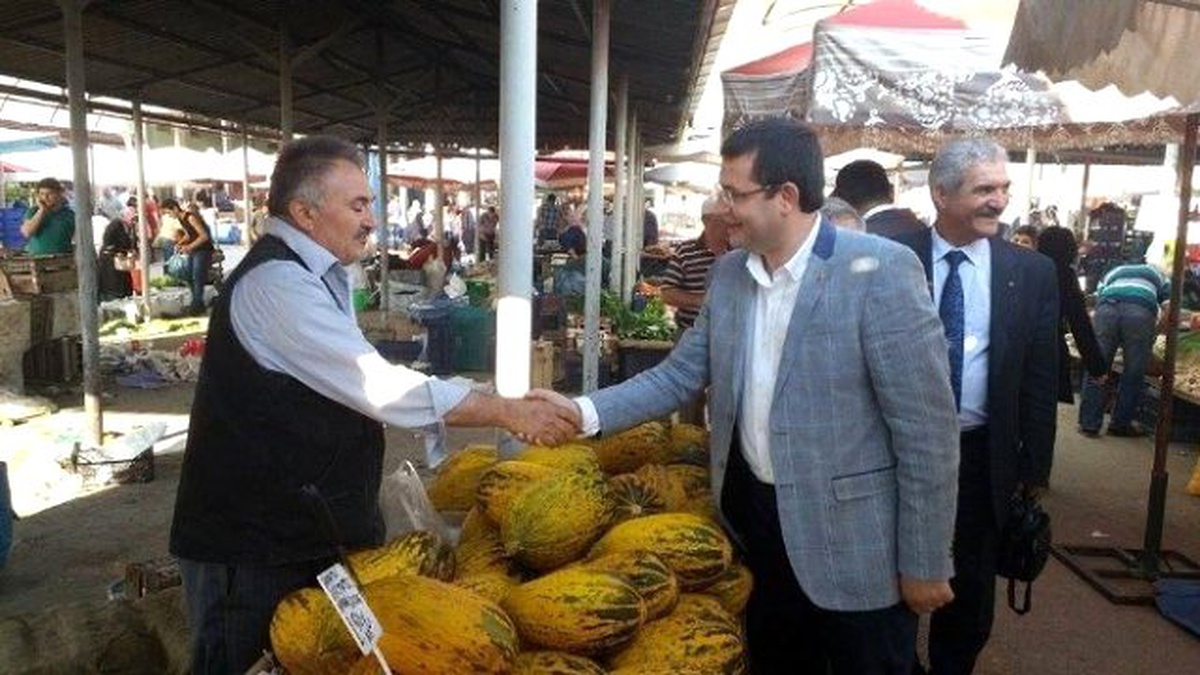 MHP\'li Parsak, Pazar Yerini Ziyaret Etti