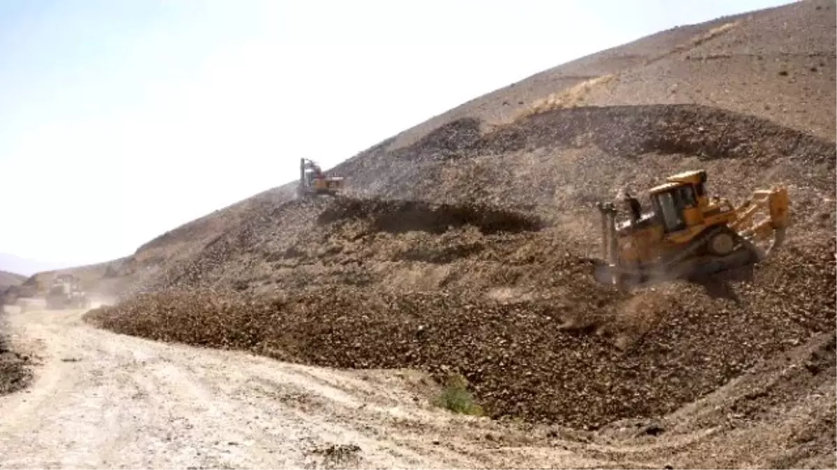 Muş'ta 20 Köyün 'Yol' Çilesi Sona Eriyor