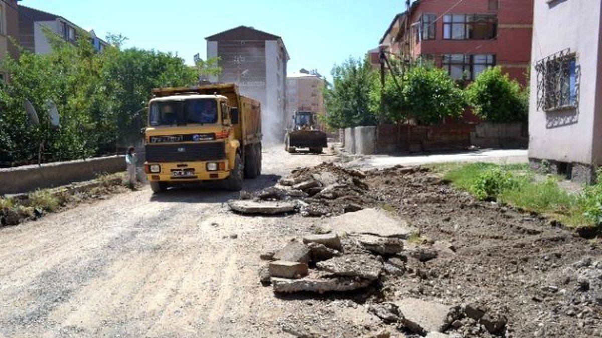 Muş\'ta Yol Yapım Çalışmaları Başladı