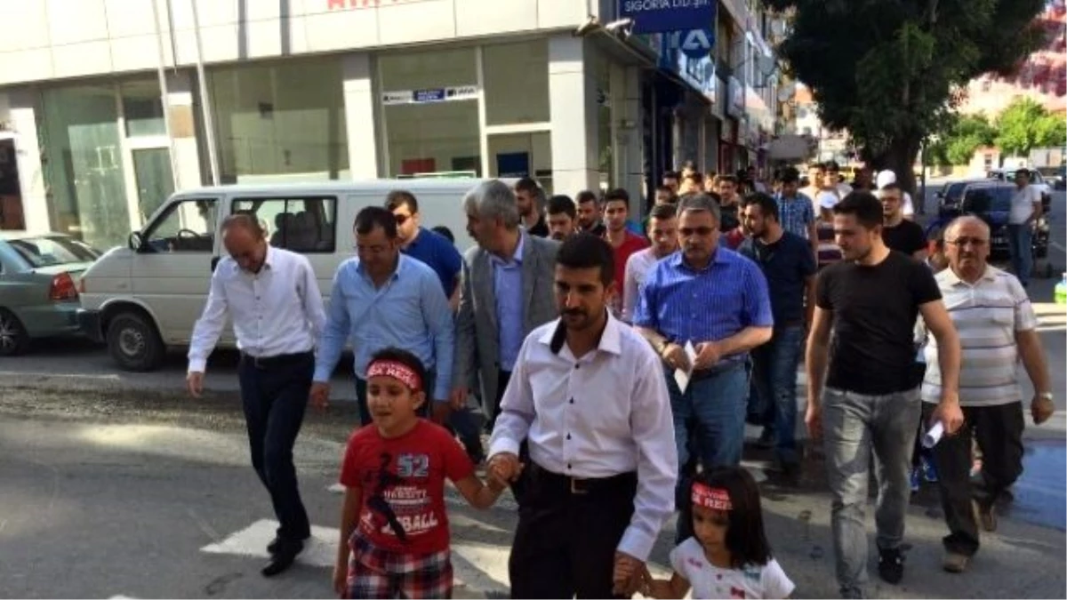 Niğde\'de Doğu Türkistan İçin Protesto Yürüyüşü
