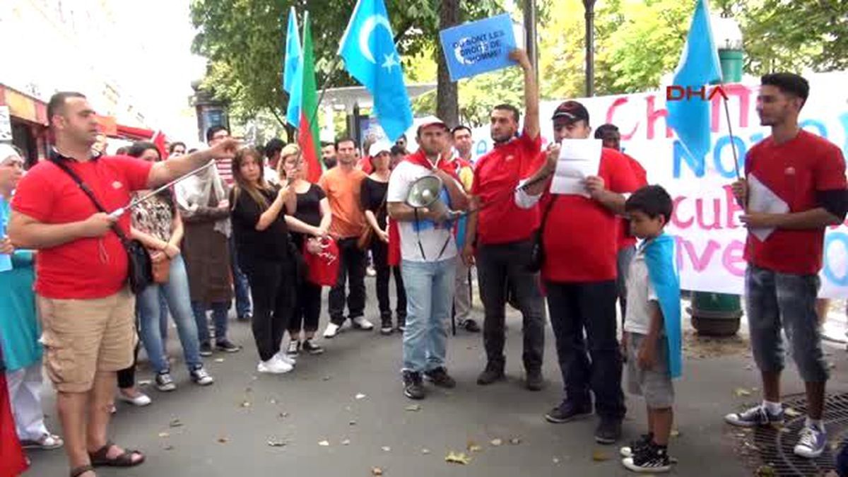 Paris?te Çin?e Tepki, Uygur Türklerine Destek Eylemi