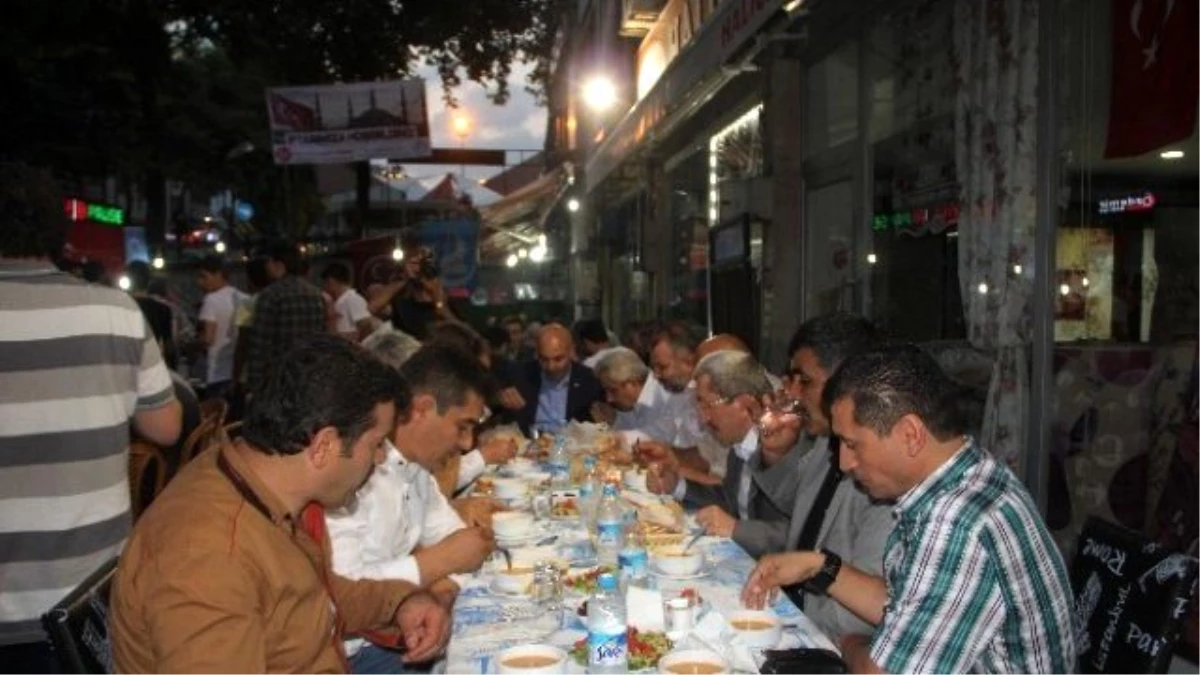 Safranbolu\'da MHP ve Ülkü Ocaklarından İftar