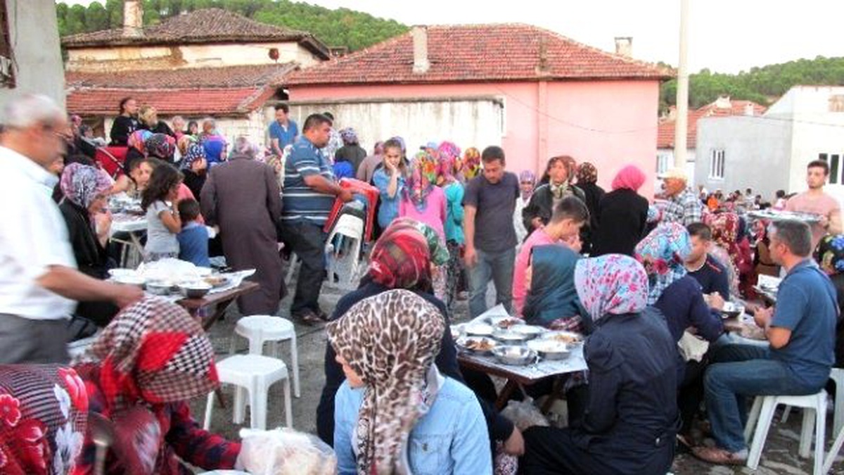 Şekveren Mahalle İftarı Büyük İlgi Gördü
