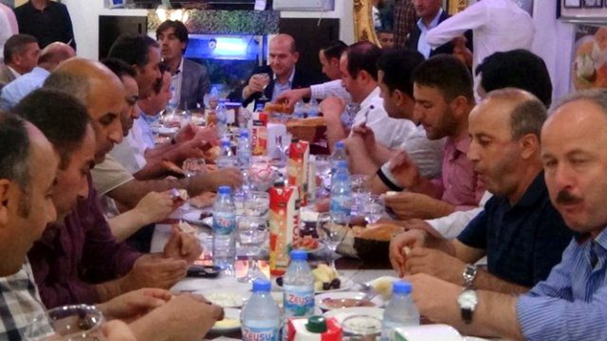 Süleyman Soylu, Hakkari\'de Bazı Stk\'lılar ile Sahurda Bir Araya Geldi