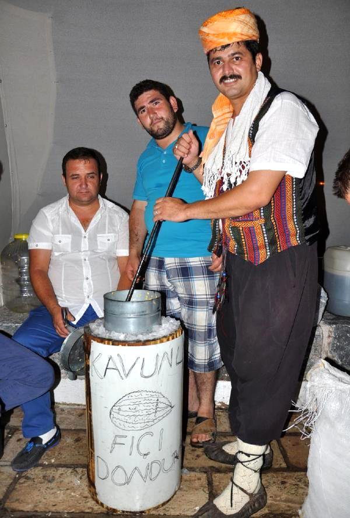 Teravih Sonrası Kar Şerbeti İkramı