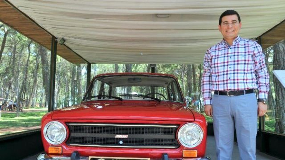 Tütüncü\'den Antalya\'ya Nostaljik Araç Koleksiyonu