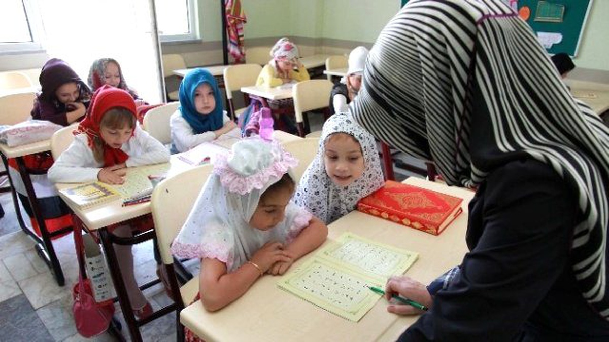 Yaz Bilgievlerinde Kur\'anı Kerim Dersi