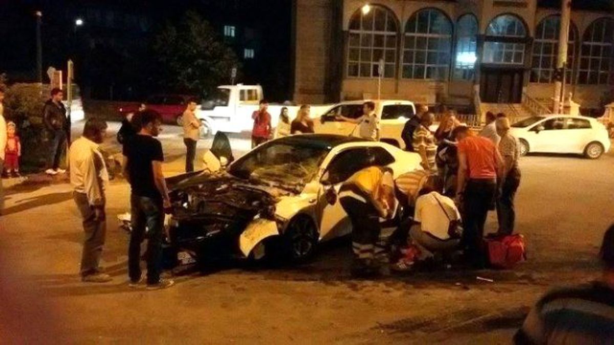 Afyonkarahisar\'da Trafik Kazası: 4 Yaralı