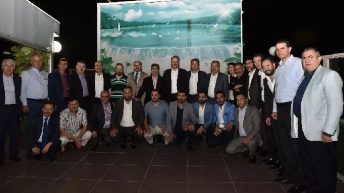 Akdoğan ve Güllüce, Mamak\'ta İftara Konuk Oldu