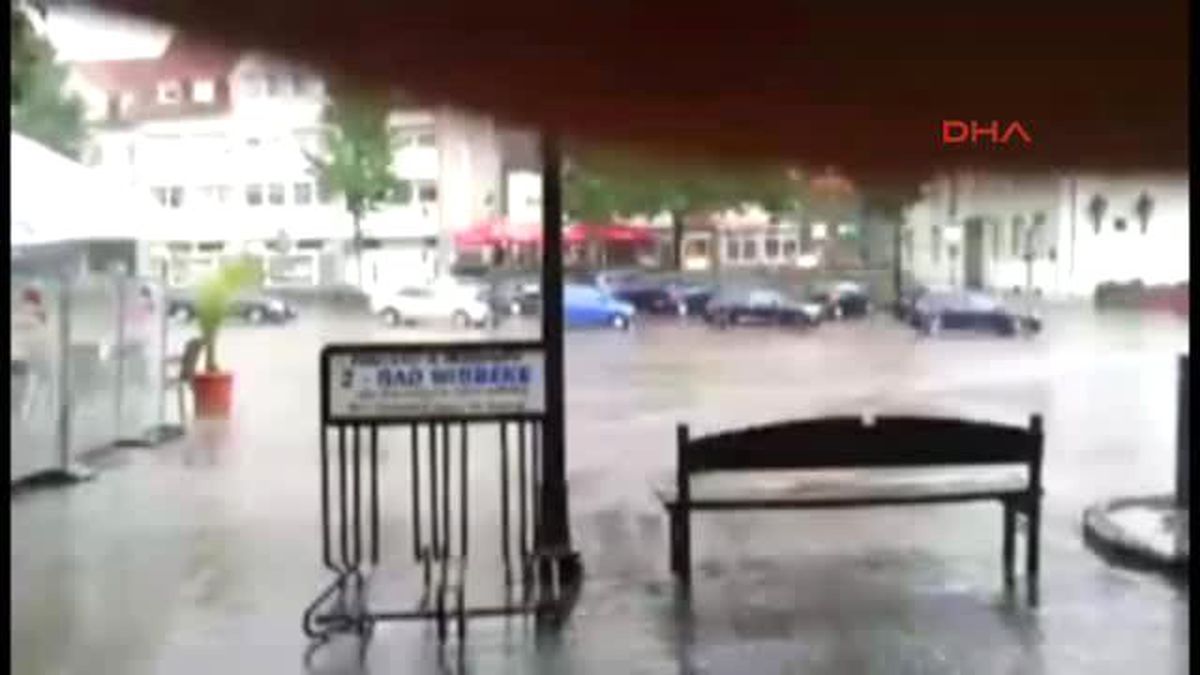 Almanya?da Çöl Sıcaklarının Ardından Sağanak, Dolu ve Fırtına
