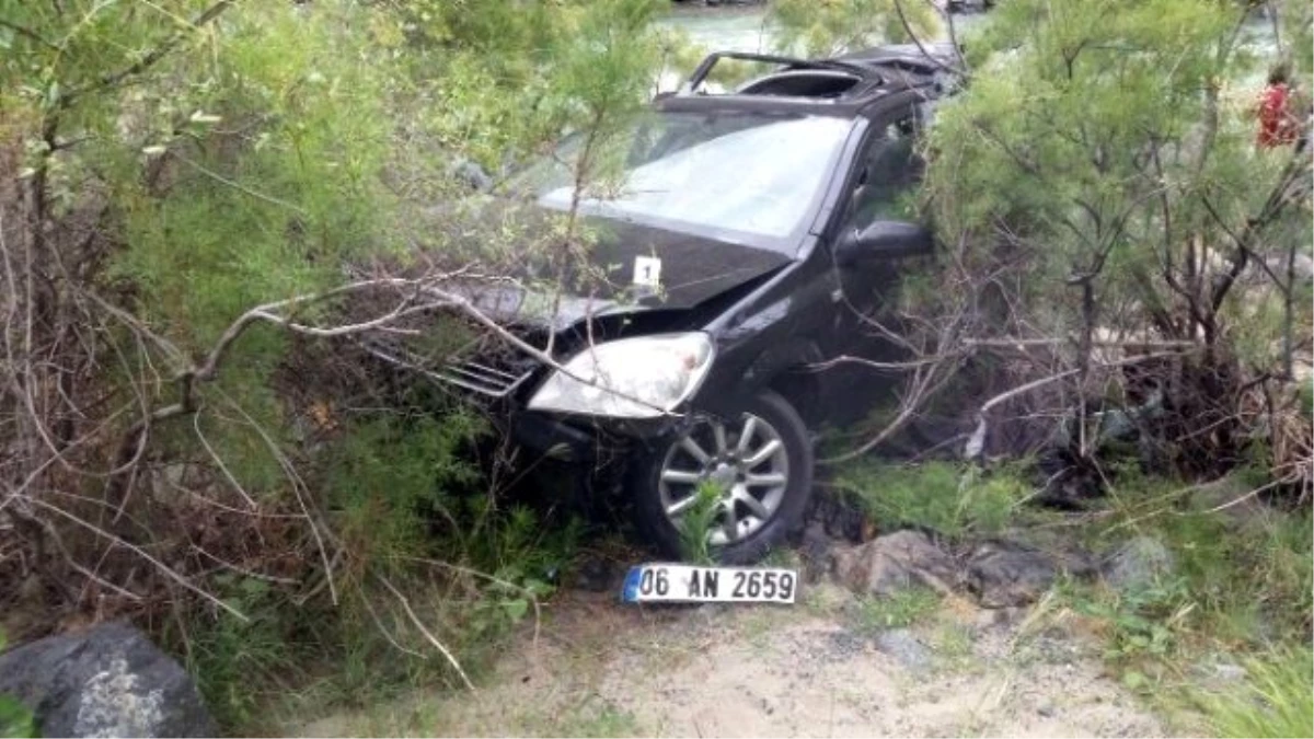Artvin\'de Trafik Kazası: 3 Ölü