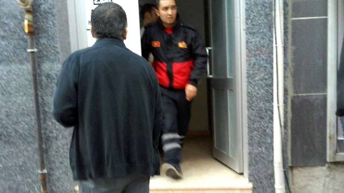 Asansörde Mahsur Kalan Şahsı İtfaiye Kurtardı