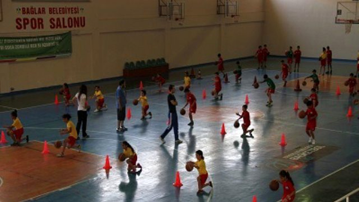 Bağlar Belediyesi Yaz Okulları Kursu Açıldı